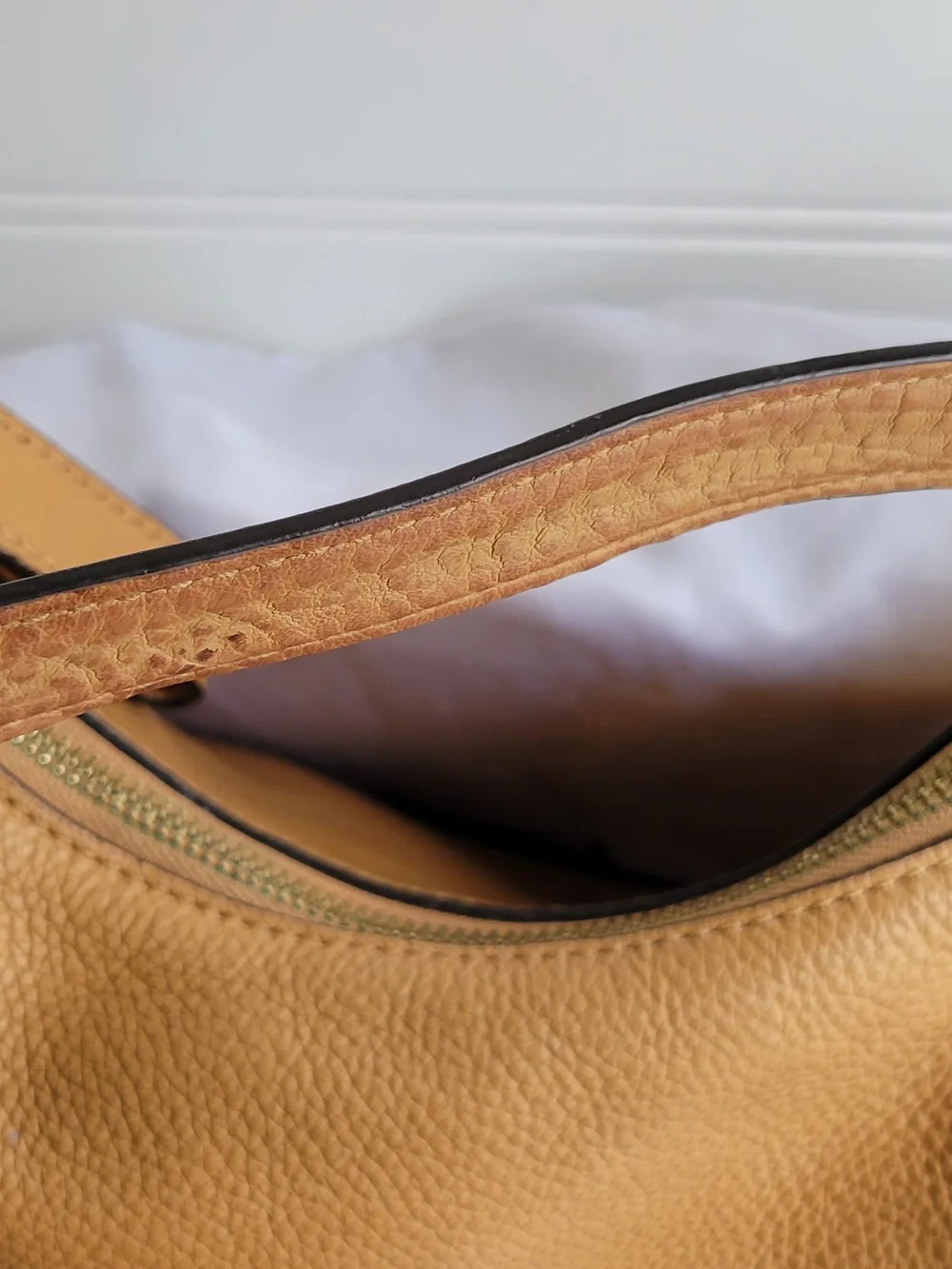 Michael Kors Bedford Large Pebbled Leather Hobo Shoulder Bag Tan Gold EUC.